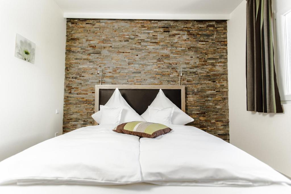 Hotel Maxis - Digitaler Self-Check-In - Karlsbad Bagian luar foto