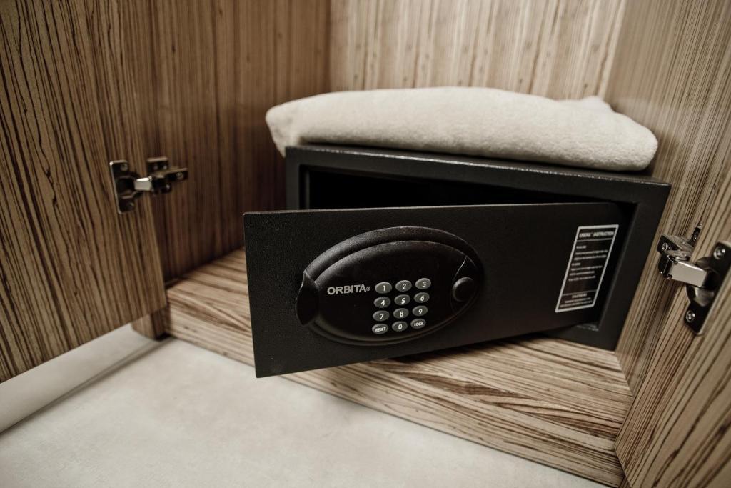 Hotel Maxis - Digitaler Self-Check-In - Karlsbad Bagian luar foto